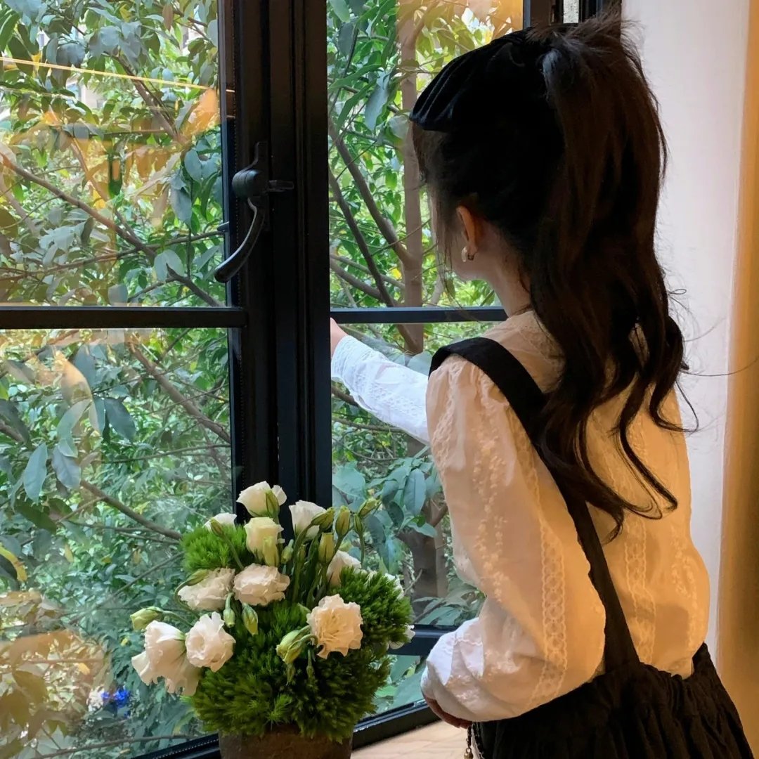 迷雾中的她